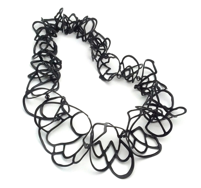 Laura wood black necklace